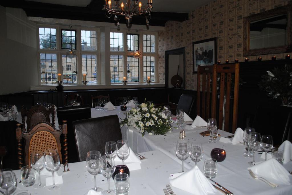 The Kings Arms Hotel Стоу на Вёлд Экстерьер фото